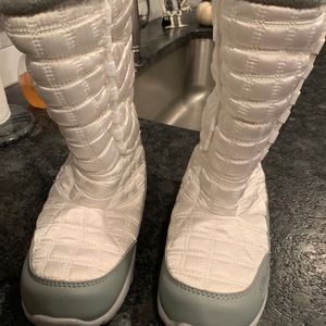 Mountrek weatherproof boots